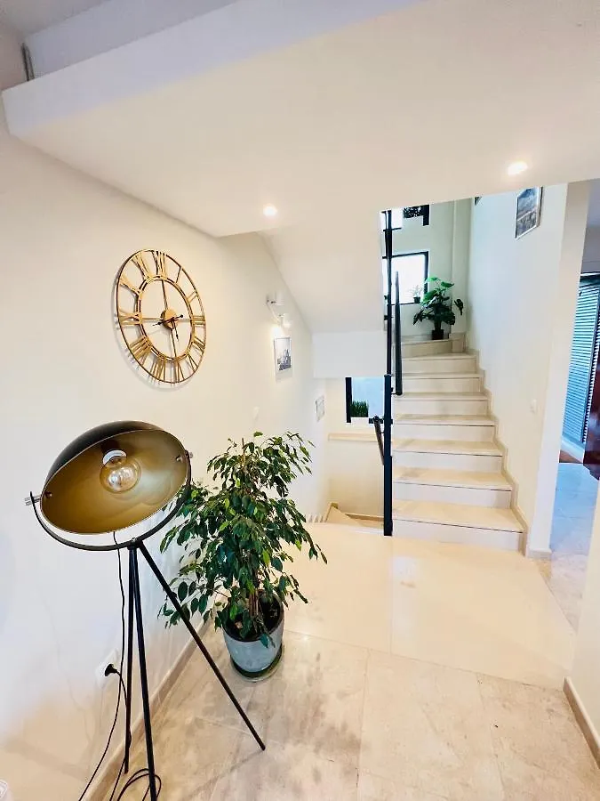 Sunny Castillo Apartment 코스타 데 안티과